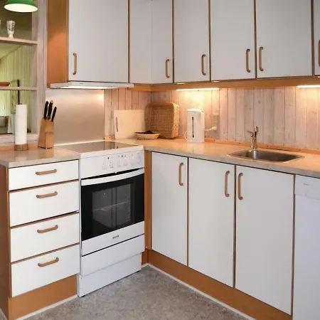 Vakantiehuis Four-bedroom Holiday In *